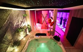 Les Secrets Rooms - Bonneval - Love Room - Spa Et Hammam Privatif