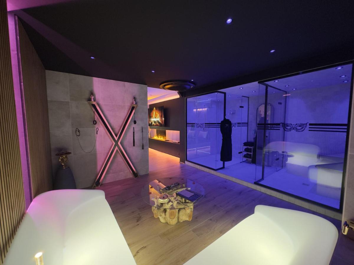 Les Secrets Rooms - Bonneval - Love Room - Spa Et Hammam Privatif Extérieur photo