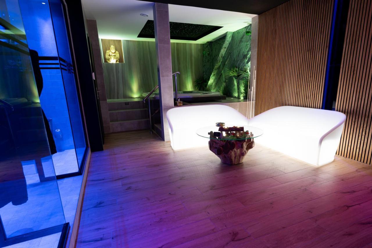 Les Secrets Rooms - Bonneval - Love Room - Spa Et Hammam Privatif Extérieur photo