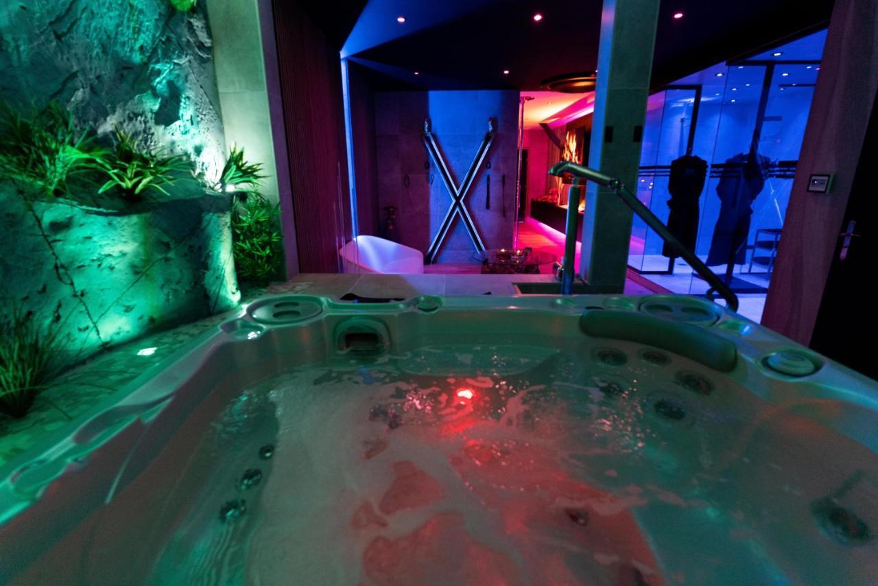 Les Secrets Rooms - Bonneval - Love Room - Spa Et Hammam Privatif Extérieur photo